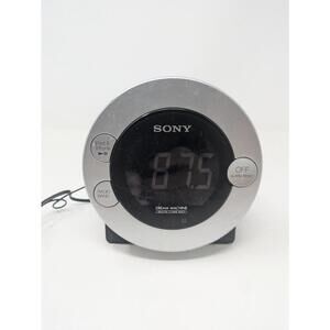Sony Dream Machine Dual Alarm Clock Radio ICF-C7iP with 30 Pin iPod iPhone Dock